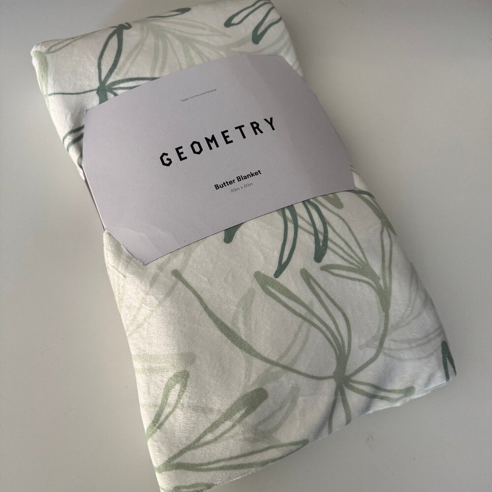 New Geometry Organic Foliage Butter Blanket